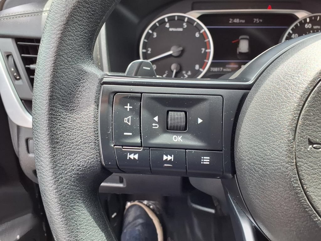 Used 2024 Nissan Rogue S FWD image 12
