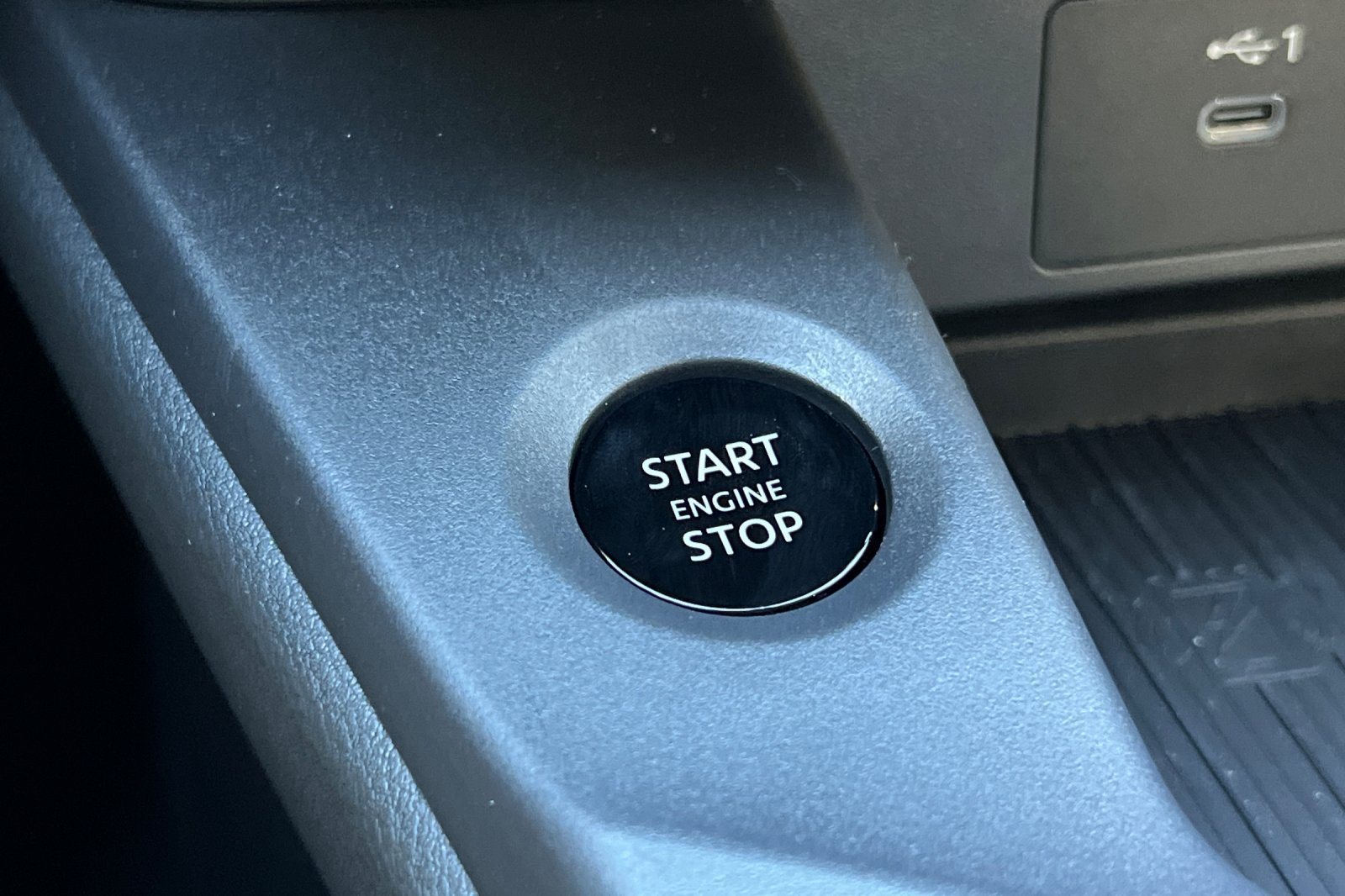 New 2027 Nissan Sentra SR w/ Floor Mat Package FWD image 18