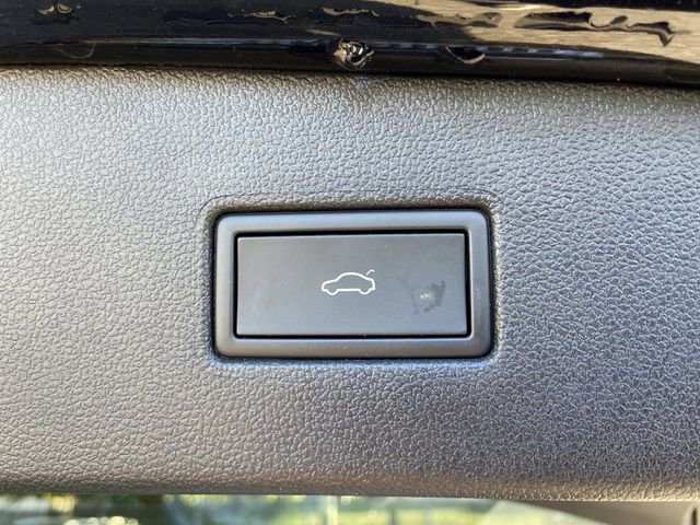 Used 2024 Volkswagen Tiguan SE R-Line image 30