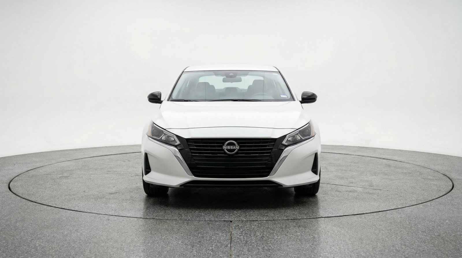 Used 2025 Nissan Altima 2.5 SV FWD image 2