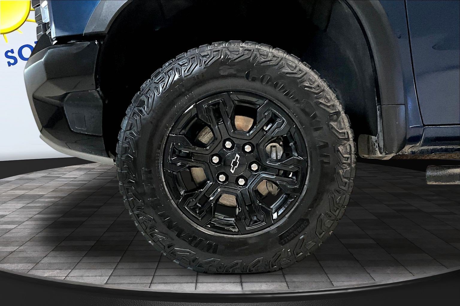 Used 2023 Chevrolet Silverado 1500 ZR2 w/ Technology Package AWD/4WD image 34