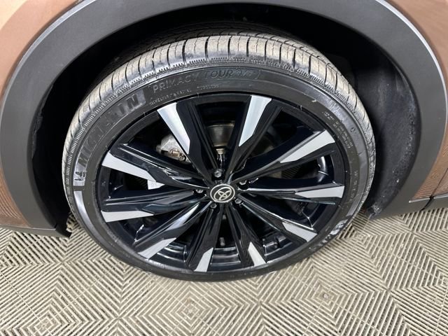 Used 2023 Toyota Crown Platinum image 10