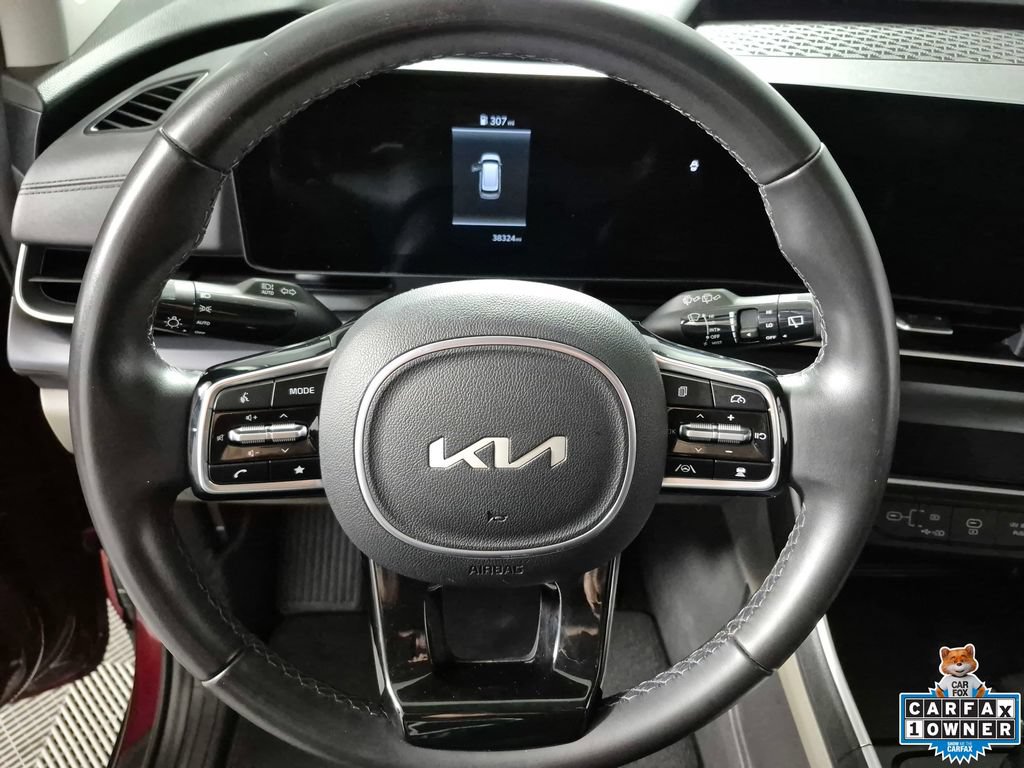 Used 2025 Kia Carnival FWD image 11