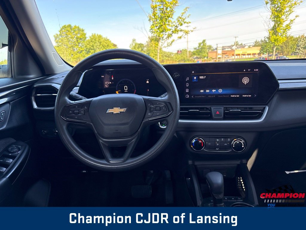 Used 2024 Chevrolet TrailBlazer LS w/ LS Convenience Package AWD/4WD image 2