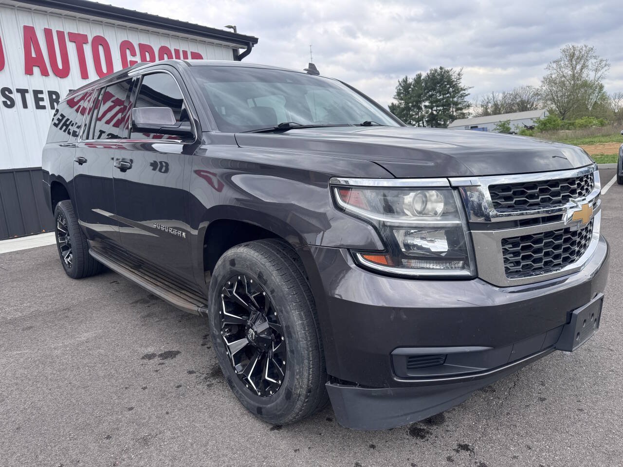 Used 2018 Chevrolet Suburban LT AWD/4WD image 4