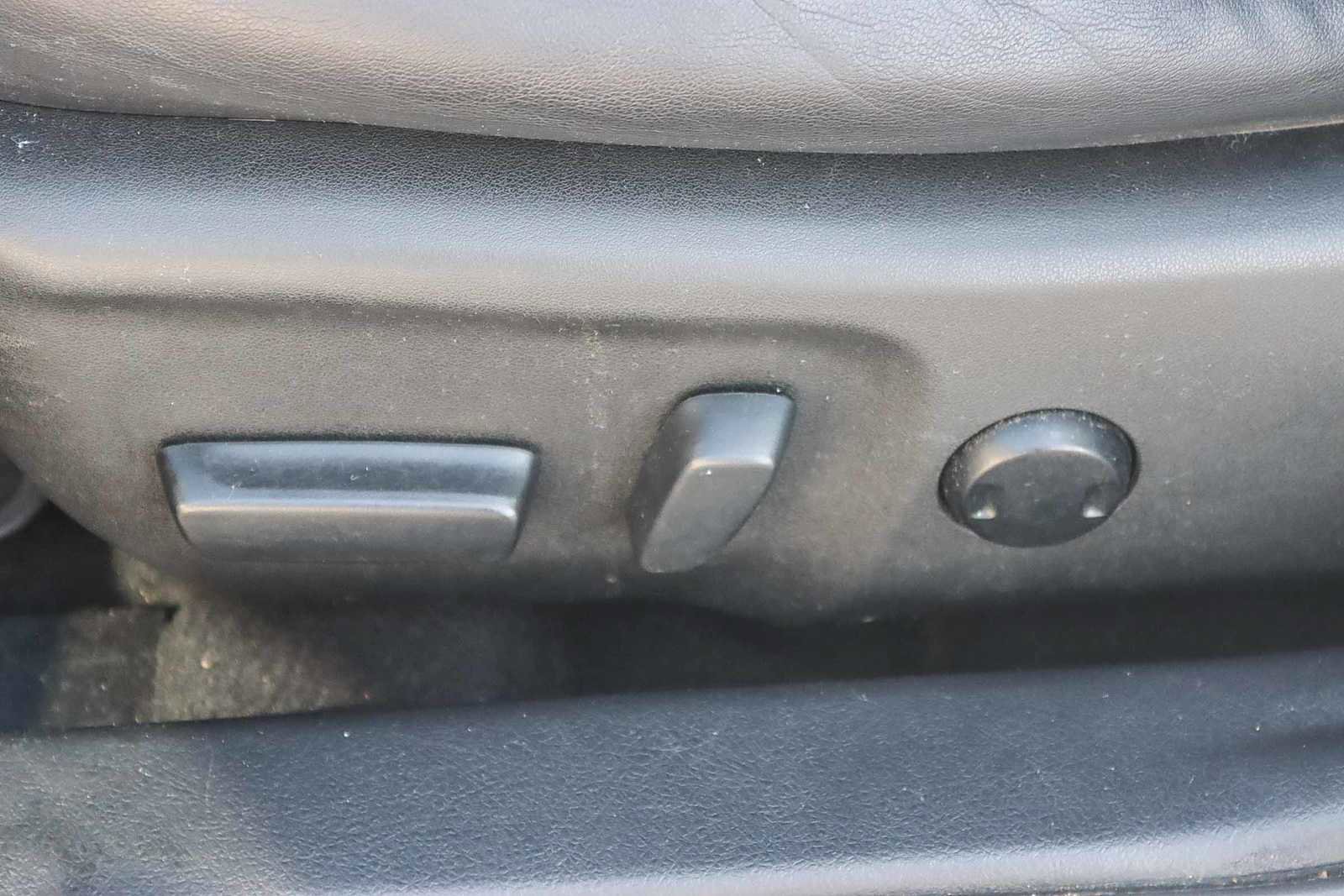 Used 2015 Toyota Camry XSE image 21