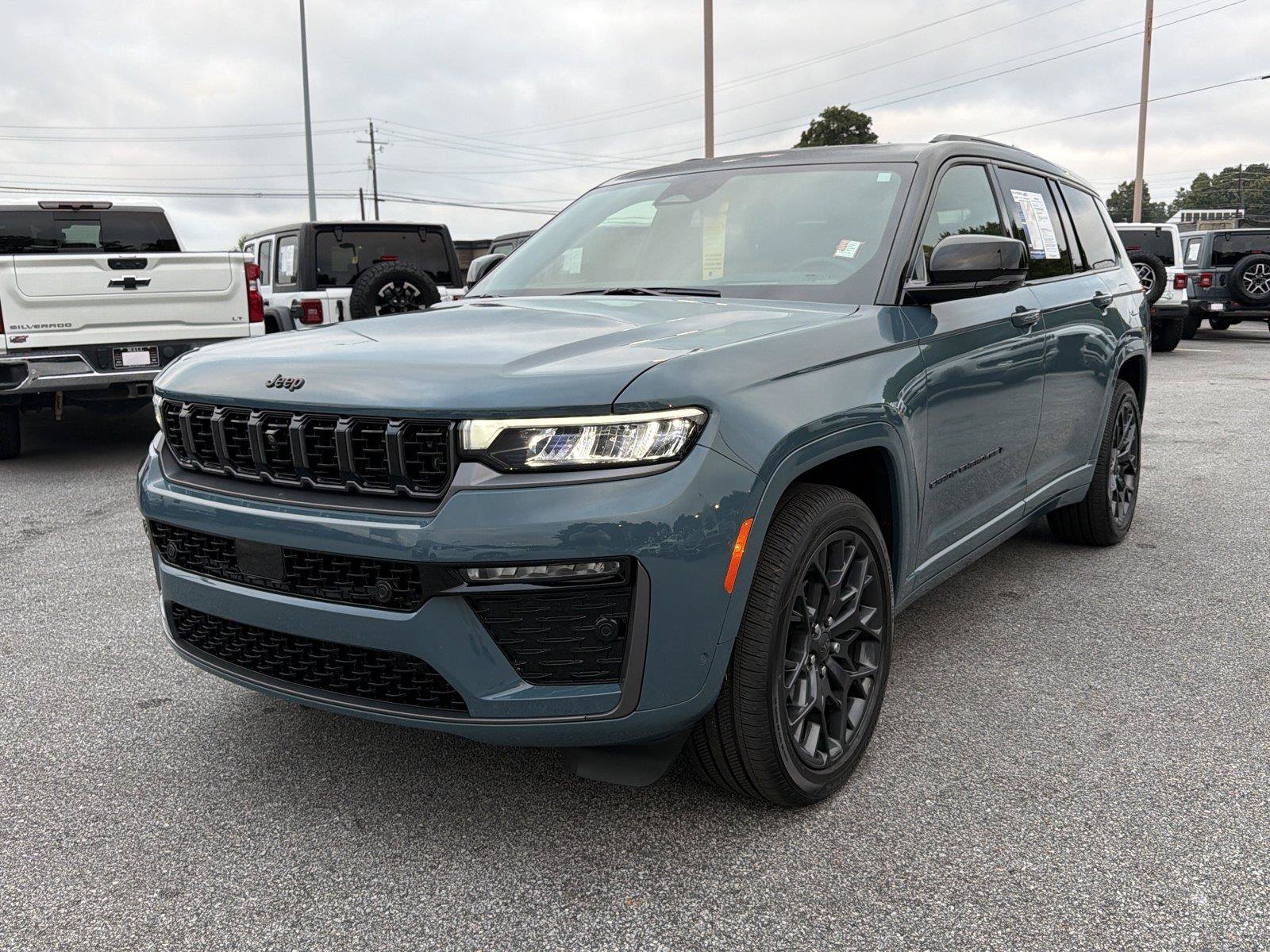 Used 2026 Jeep Grand Cherokee L Summit w/ Obsidian Package AWD/4WD image 2