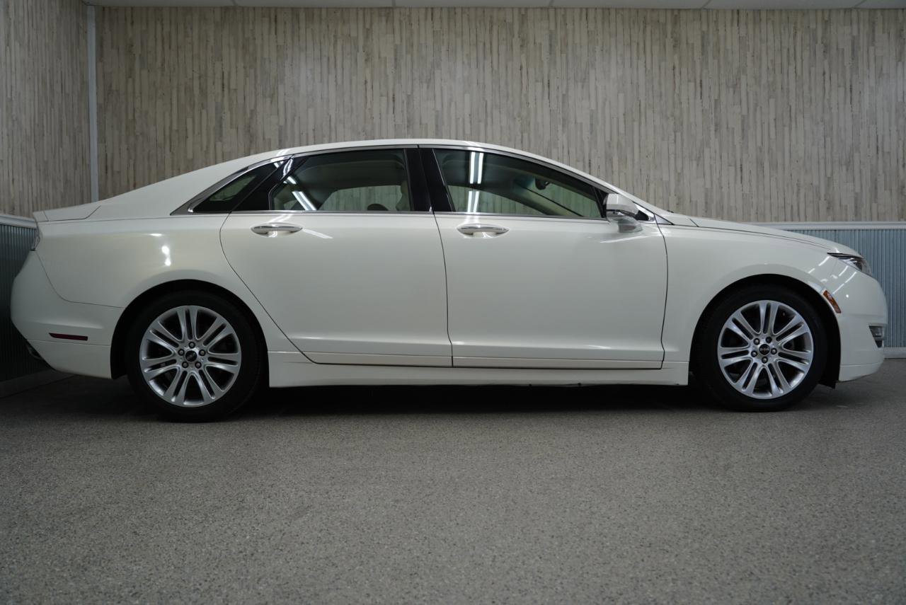 Used 2013 Lincoln MKZ FWD image 6