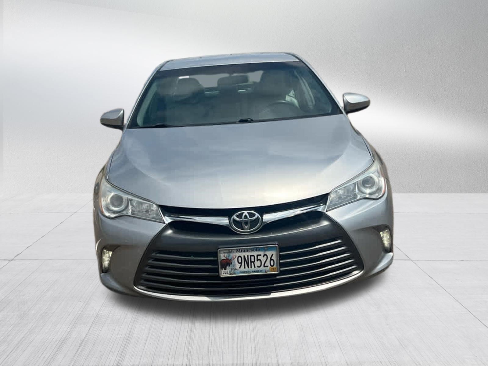 Used 2015 Toyota Camry XLE FWD image 2
