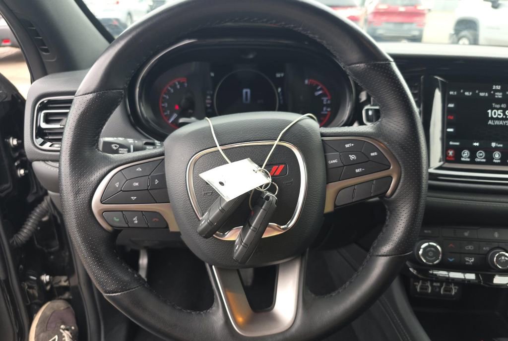Used 2024 Dodge Durango SXT image 3