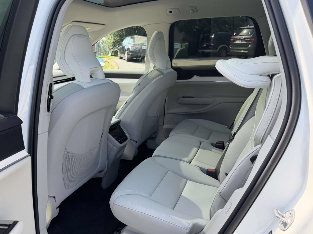 New 2025 Volvo EX90 Plus AWD/4WD image 13