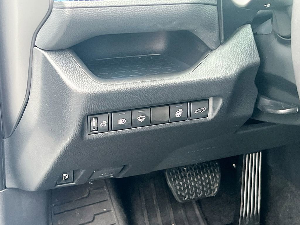 Used 2022 Toyota RAV4 XSE w/ XSE Grade Weather Package image 10