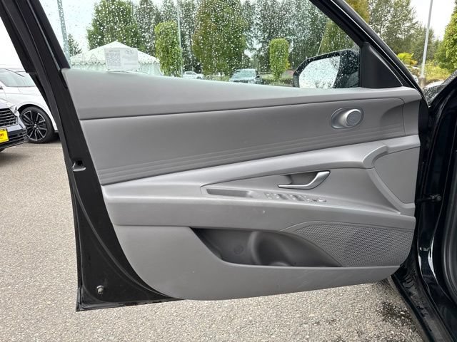 Used 2024 Hyundai Elantra SEL FWD image 13
