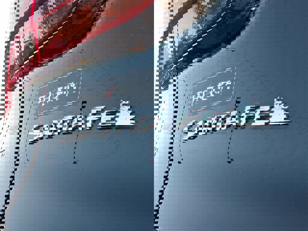 Used 2021 Hyundai Santa Fe Limited w/ Cargo Package image 32