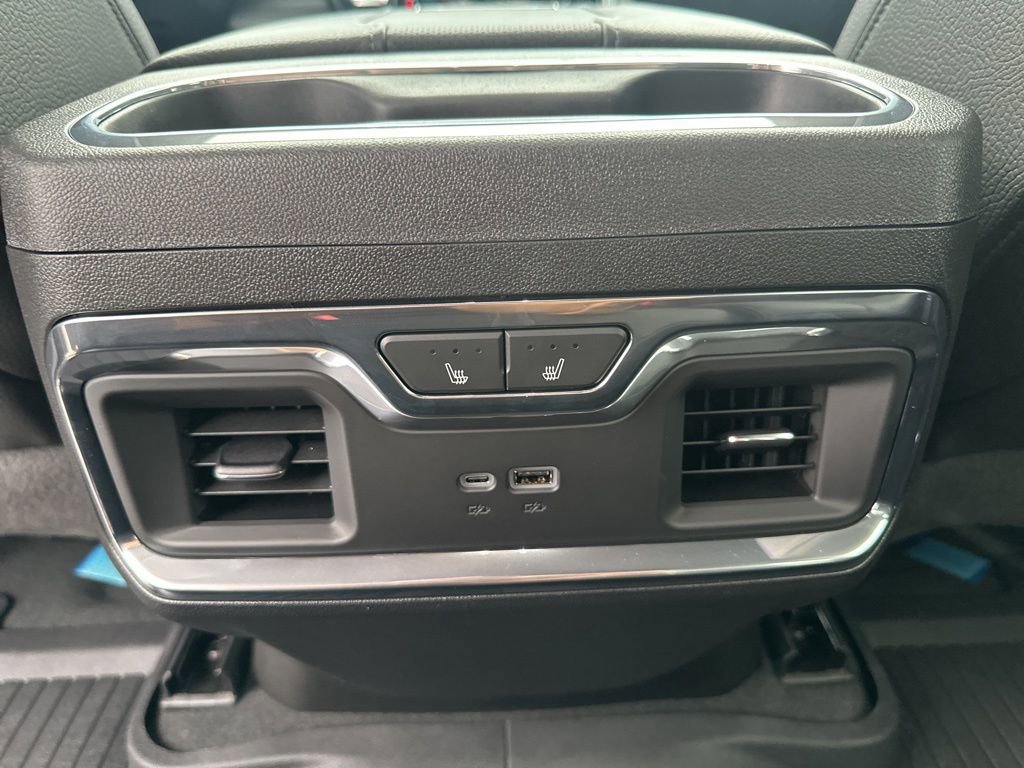 Used 2024 GMC Sierra 2500 Denali w/ Denali Reserve Package image 11