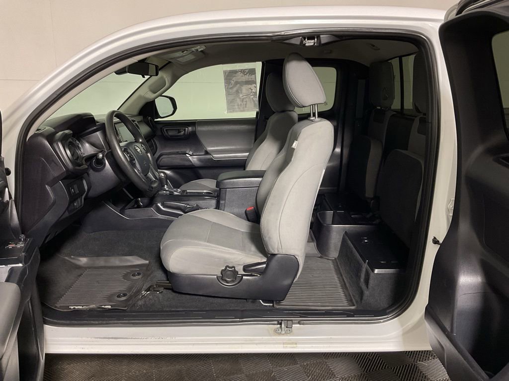 Used 2020 Toyota Tacoma SR image 28