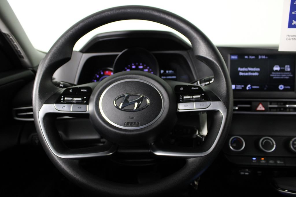 Used 2023 Hyundai Elantra SE FWD image 10