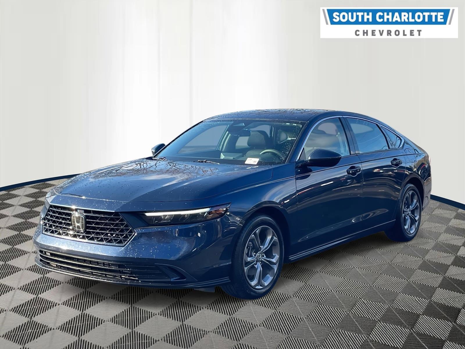 Used 2024 Honda Accord EX image 3