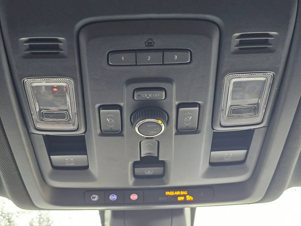 Used 2022 Chevrolet Suburban High Country image 36