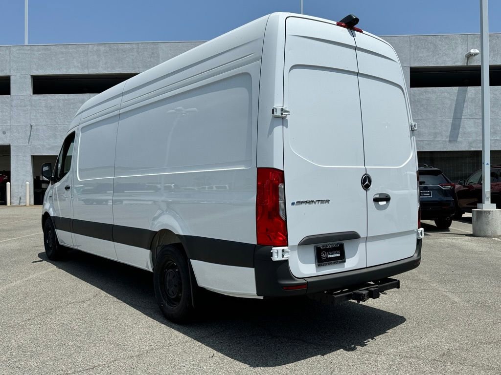 Used 2024 Mercedes-Benz eSprinter 170 Cargo image 8