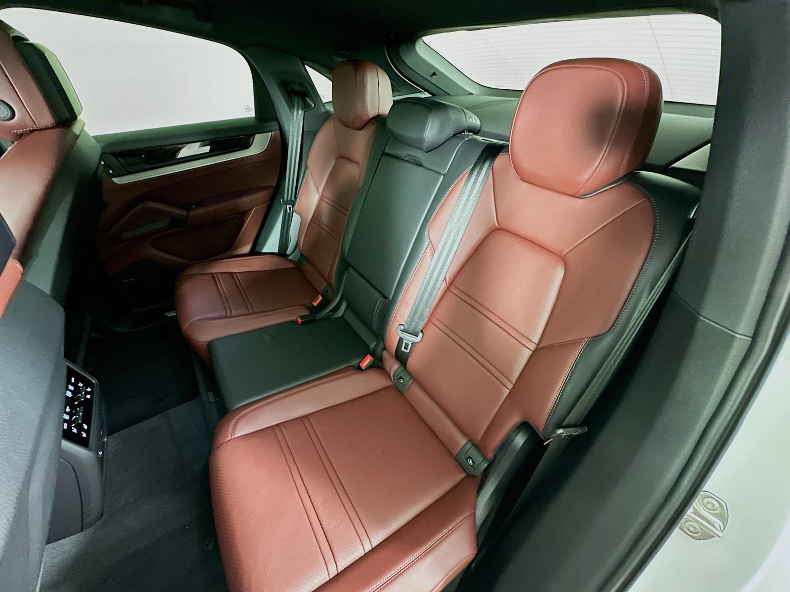 New 2026 Porsche Cayenne Coupe AWD/4WD image 35