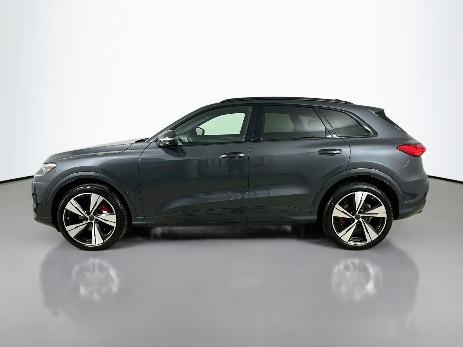 New 2026 Audi SQ5 Prestige AWD/4WD image 8