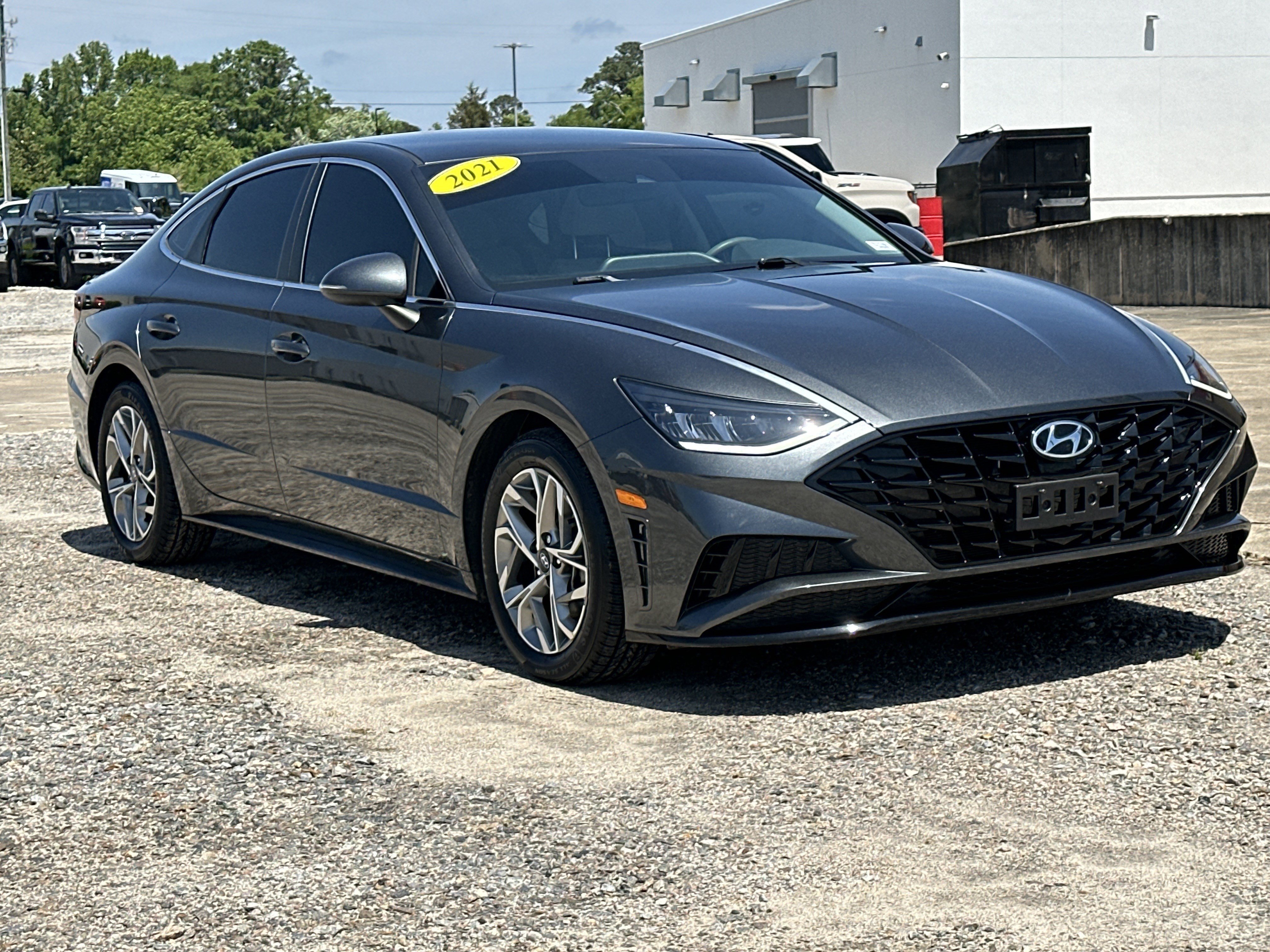 Used 2021 Hyundai Sonata SEL FWD image 3
