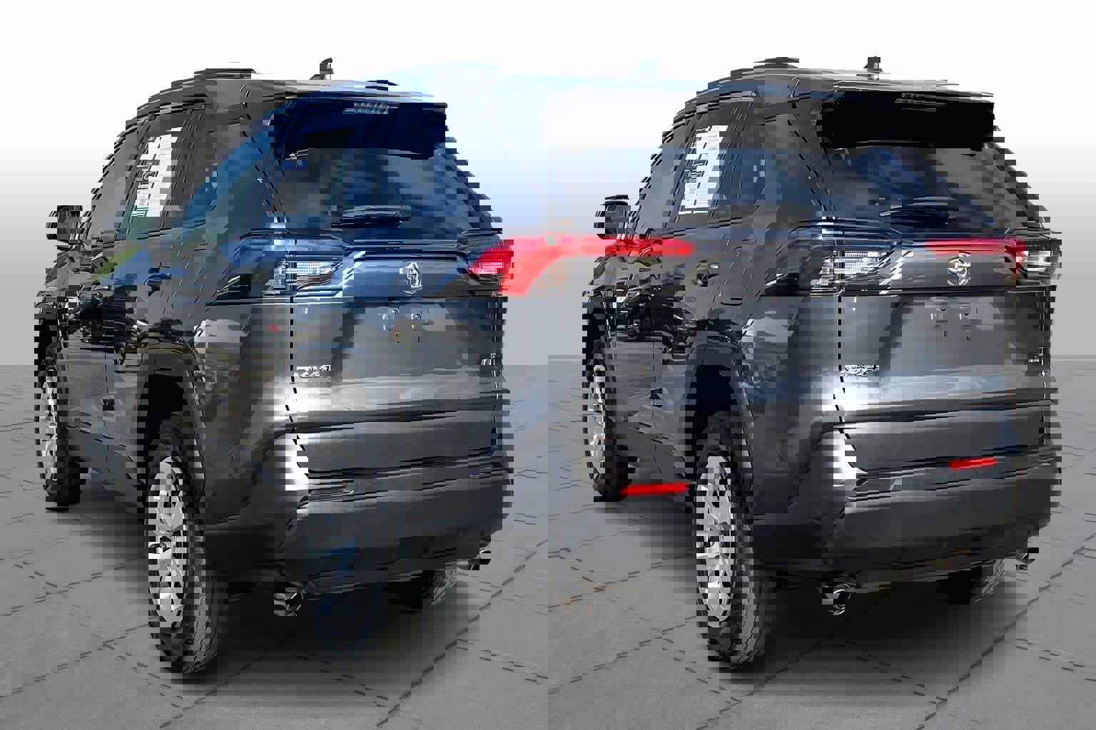 Used 2019 Toyota RAV4 LE image 12