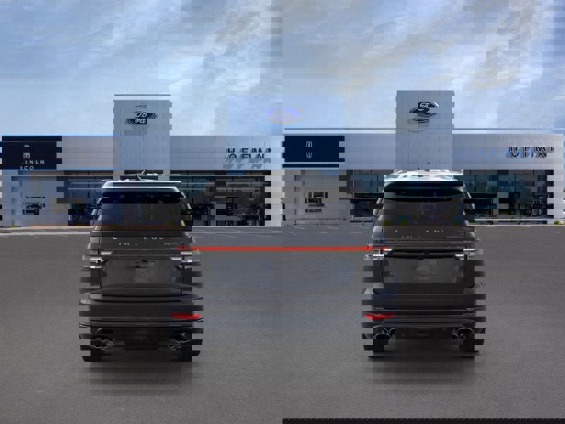 New 2026 Lincoln Aviator AWD w/ Jet Appearance Package image 5