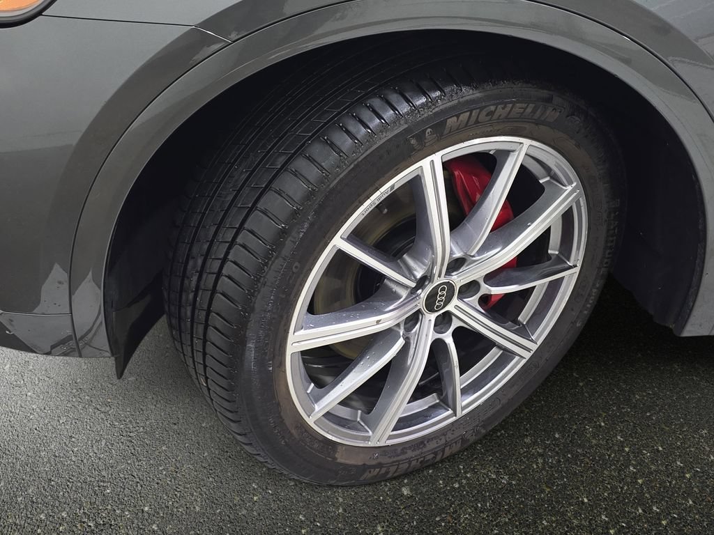 Used 2024 Audi Q5 e Premium Plus AWD/4WD image 29