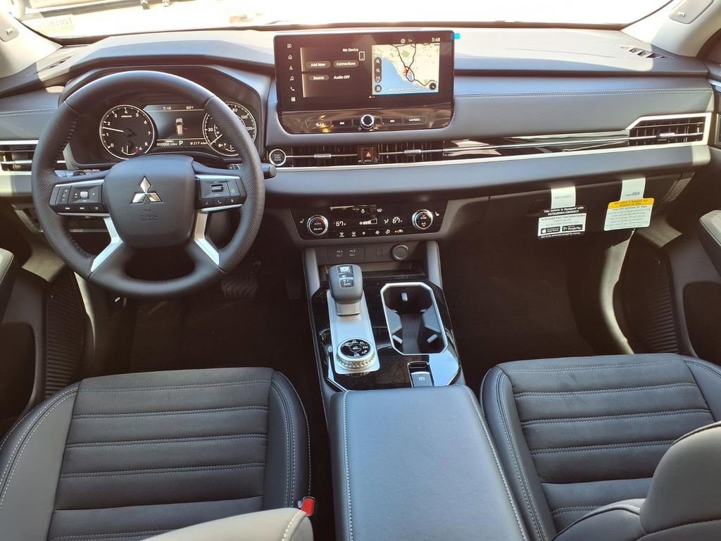 Used 2026 Mitsubishi Outlander AWD image 11