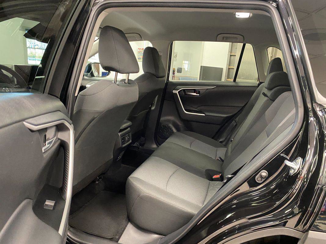 Used 2025 Toyota RAV4 XLE image 12
