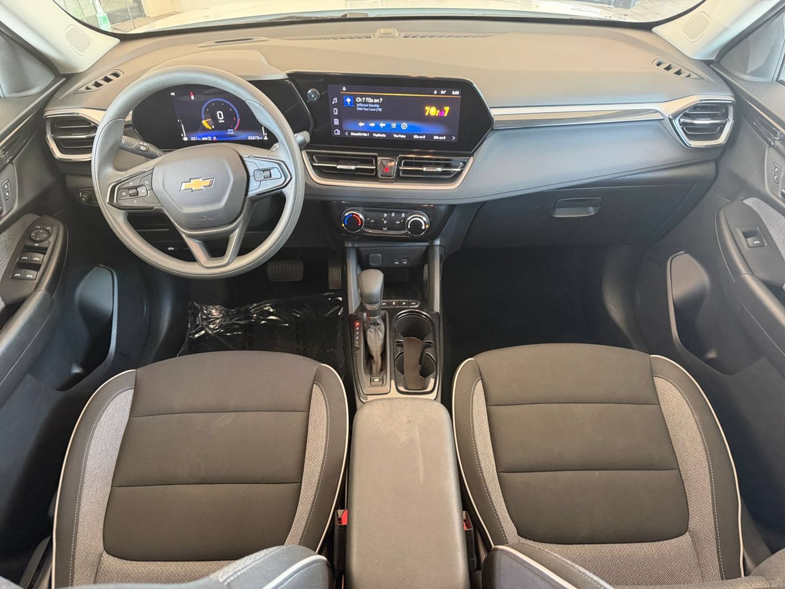 Used 2025 Chevrolet TrailBlazer LT AWD/4WD image 30