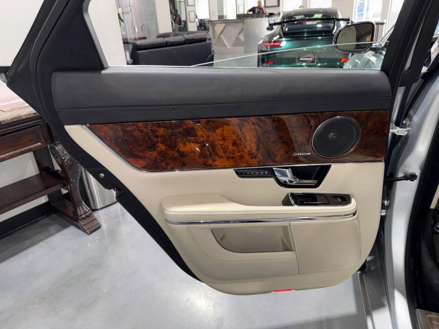 Used 2013 Jaguar XJ AWD image 48