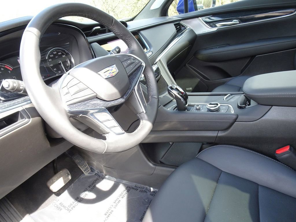Certified 2023 Cadillac XT5 Premium Luxury w/ LPO, Floor Liner Package AWD/4WD image 10