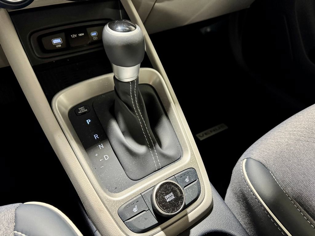 Used 2025 Hyundai Venue Limited image 22