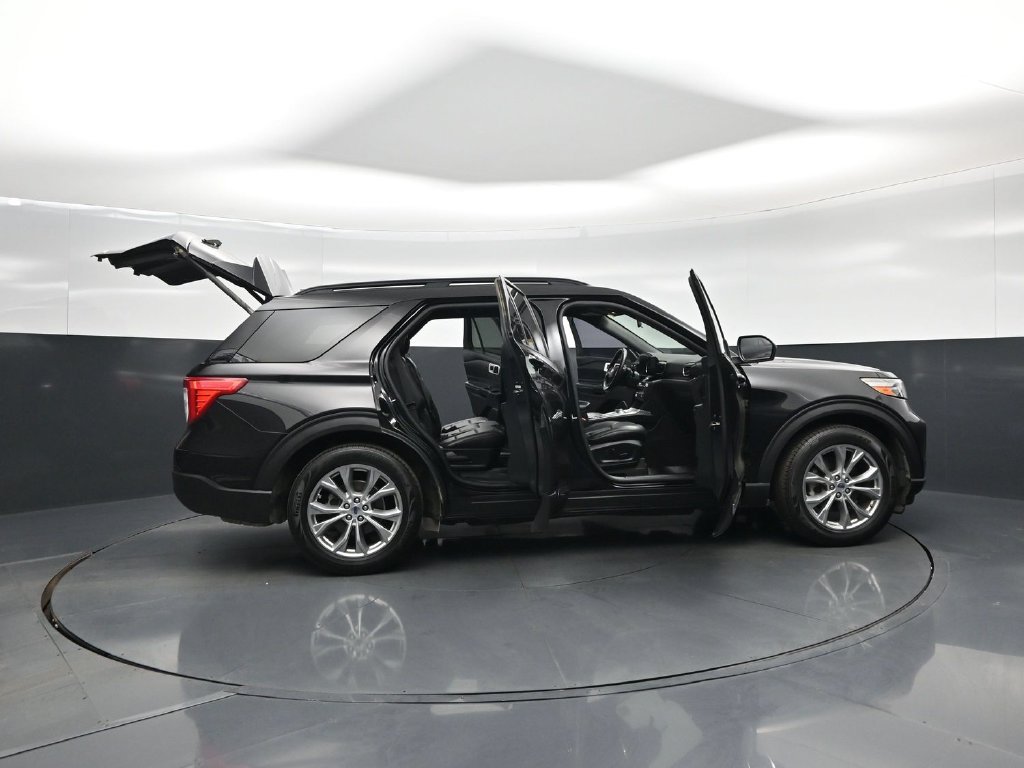 Used 2020 Ford Explorer XLT w/ Equipment Group 202A RWD image 31
