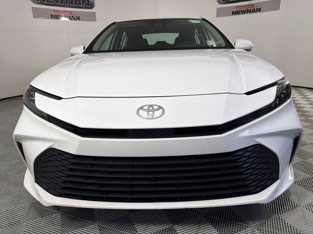 Used 2025 Toyota Camry LE image 8