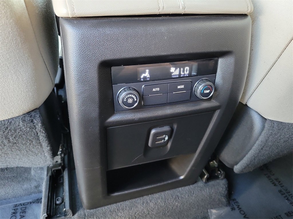 Used 2022 Chevrolet Traverse LS image 19