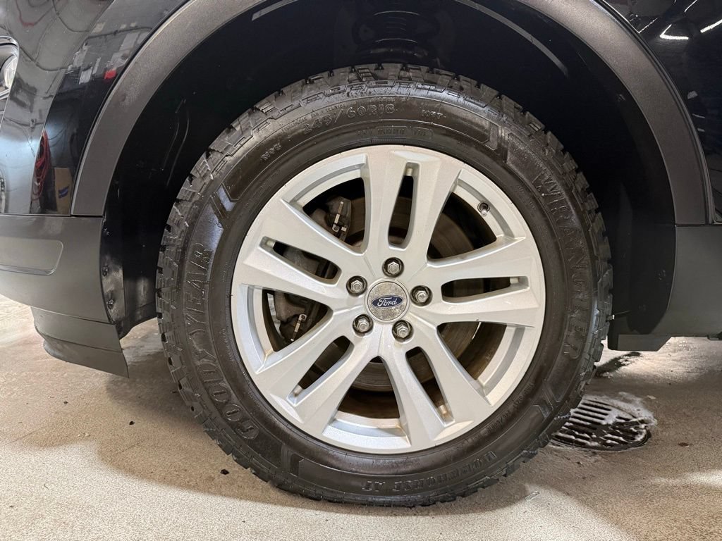 Used 2018 Ford Explorer XLT w/ Equipment Group 202A AWD/4WD image 38