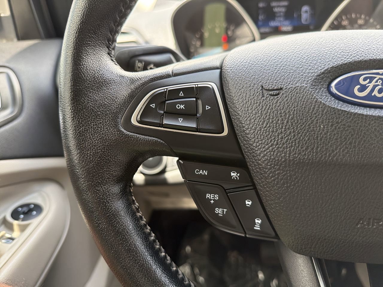 Used 2019 Ford Escape SEL FWD image 27