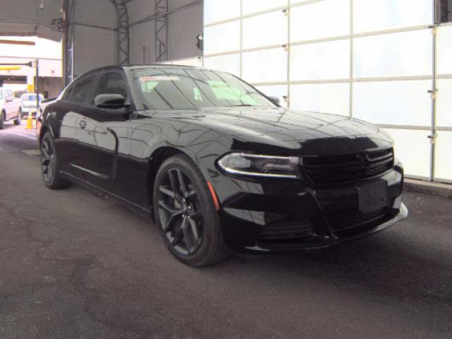 Used 2021 Dodge Charger SXT w/ Blacktop Package RWD image 2