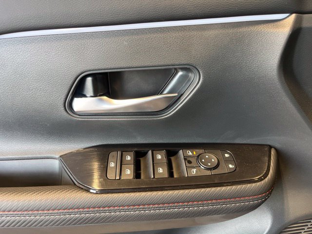 New 2027 Nissan Kicks SR w/ Cold Weather Package FWD image 9