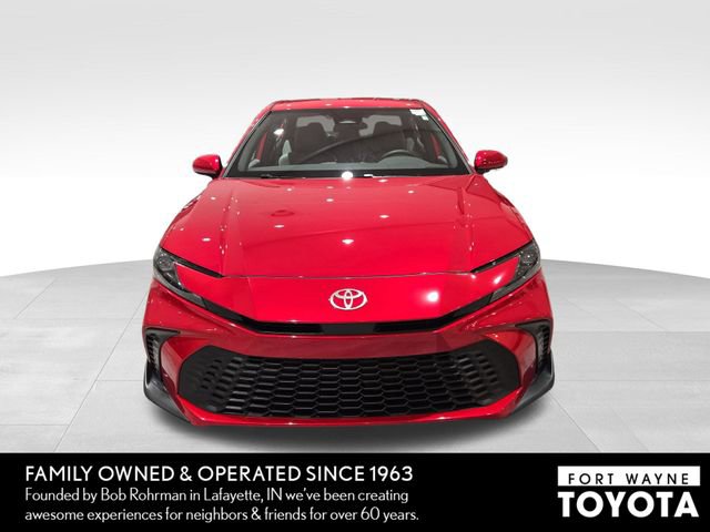 Used 2025 Toyota Camry SE image 3