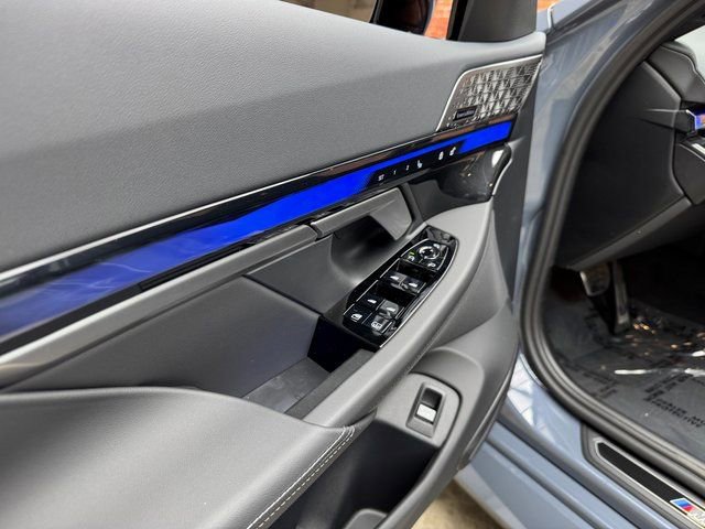 Used 2026 BMW M5 w/ Executive Package image 11