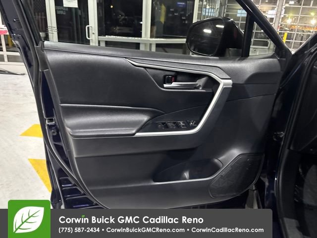 Used 2019 Toyota RAV4 XLE w/ Carpet Mat Package AWD/4WD image 14