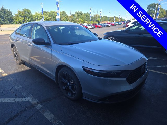 Used 2025 Honda Accord SE image 1