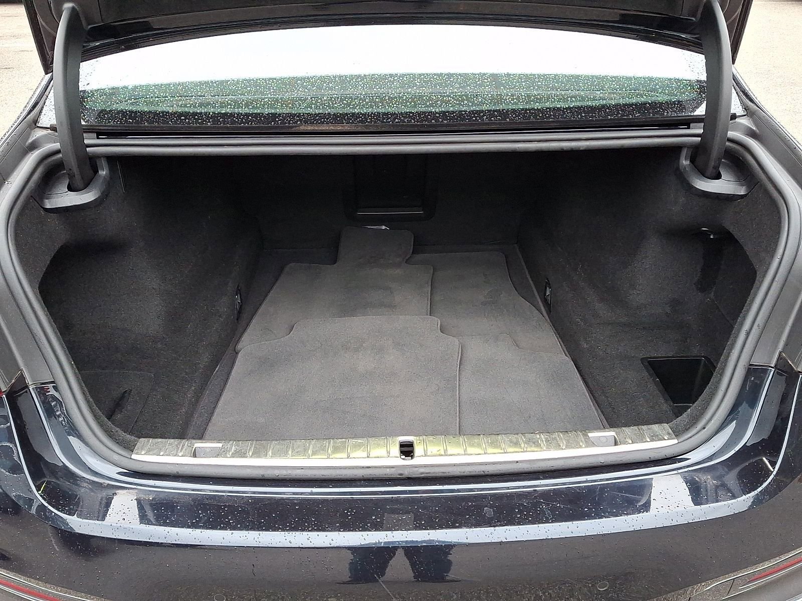 Used 2022 BMW 750i xDrive w/ M Sport Package image 35