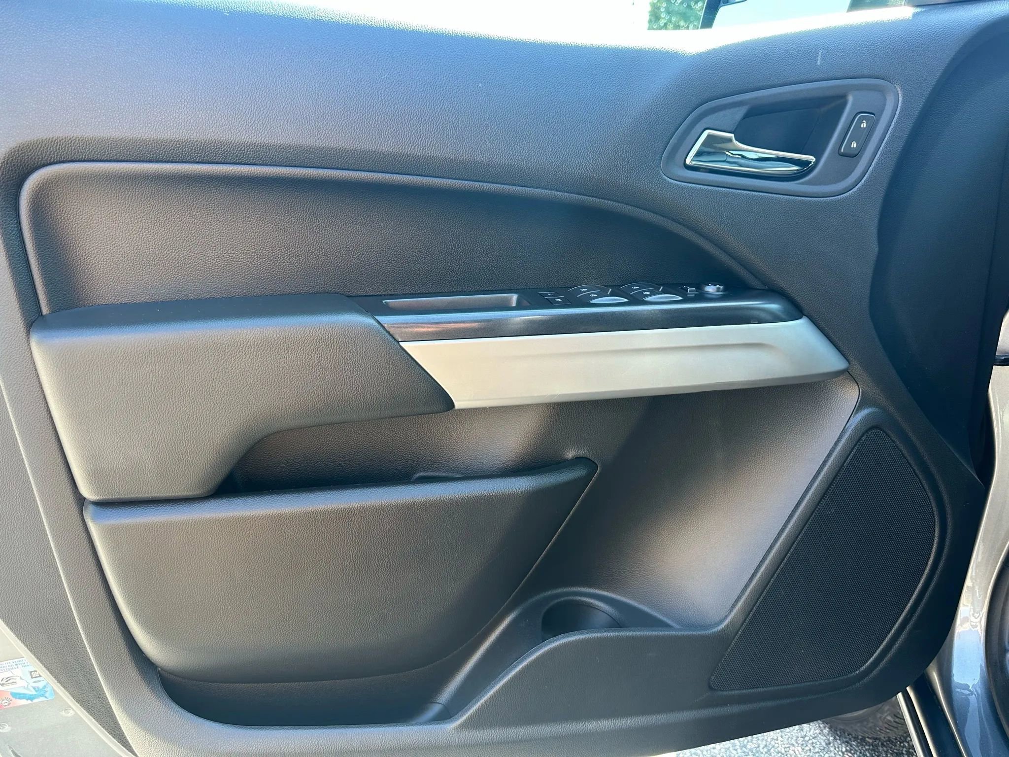 Used 2022 Chevrolet Colorado LT w/ Luxury Package image 11