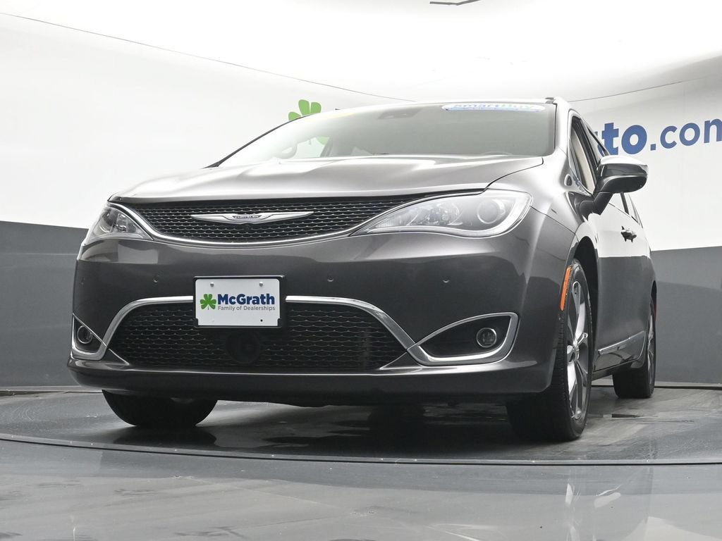 Used 2020 Chrysler Pacifica Limited w/ Tire & Wheel Group FWD image 7